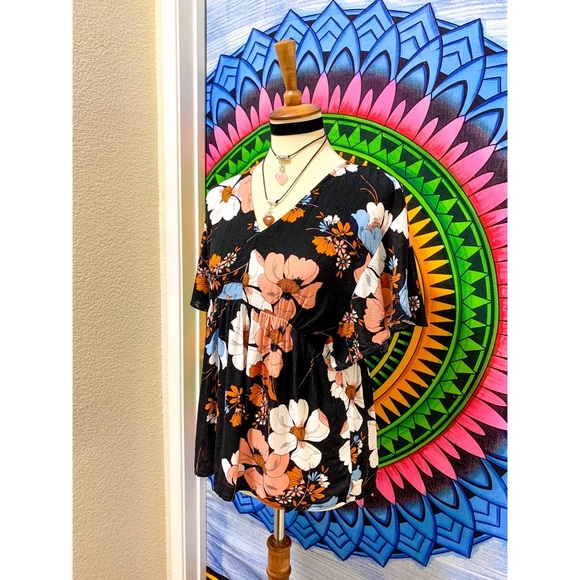 π Stylish flower peplum top - Picture 3 of 11